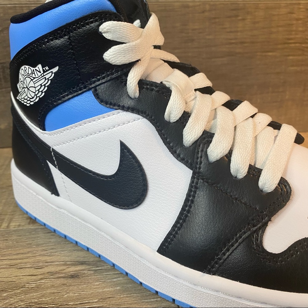 Air Jordan 1 Mid ‘University Blue Black White’ - Picture 6 of 7